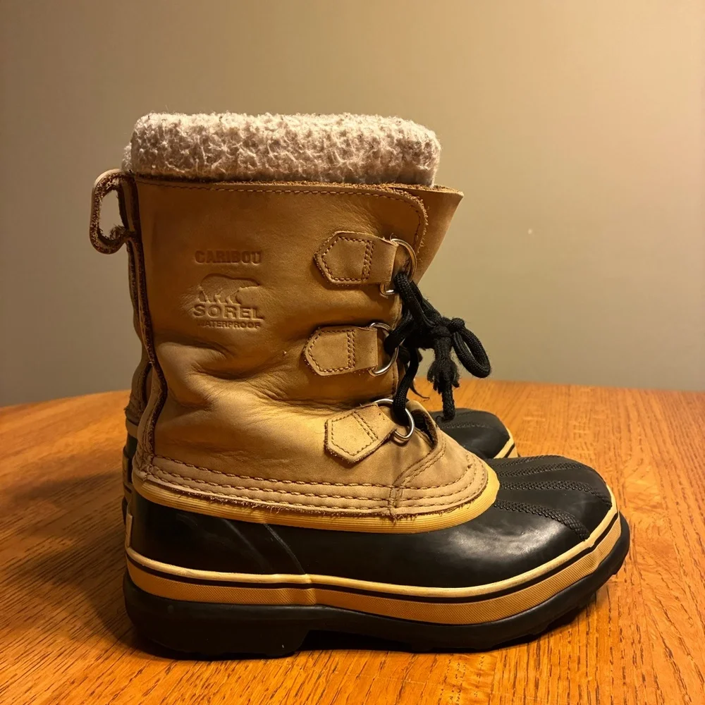 Sorel‎ Caribou Waterproof Winter Snow Boots Tan Black Kids Size 3 LY1000-281